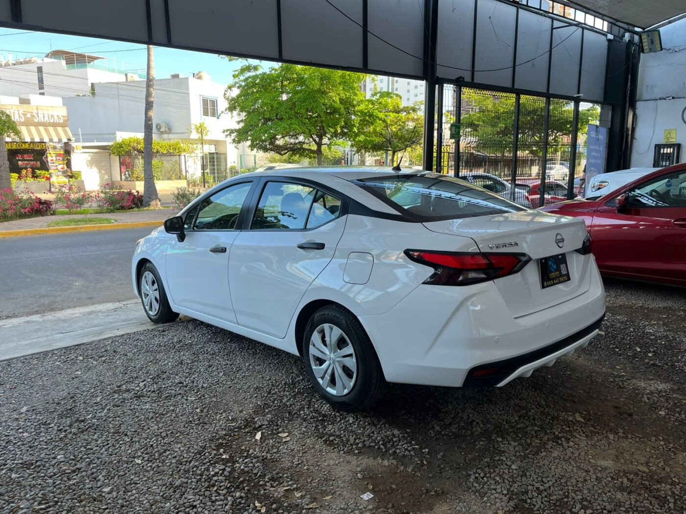 nissan versa 2023 sense automático
