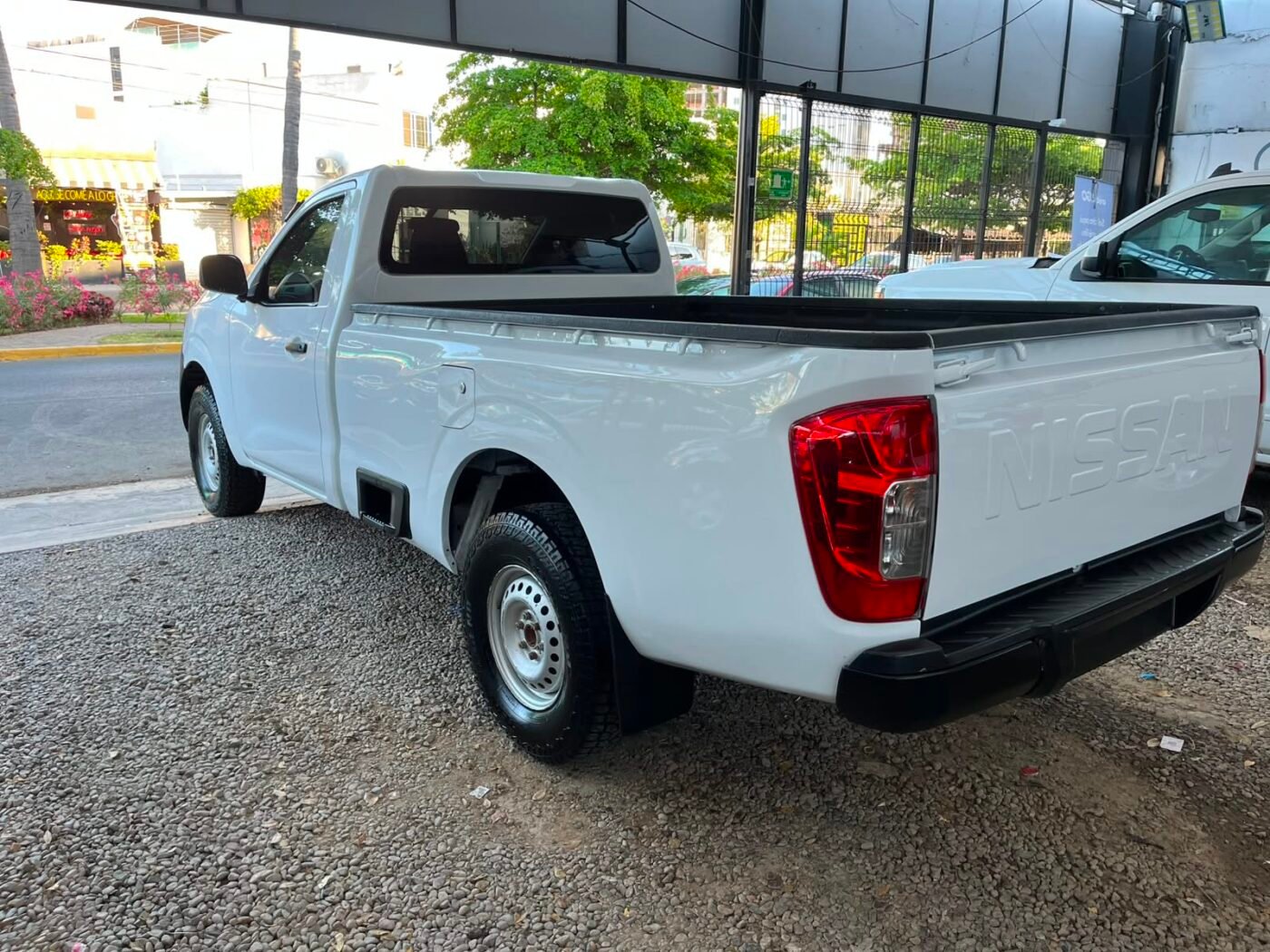 nissan np300 caja metálica 2019 manual